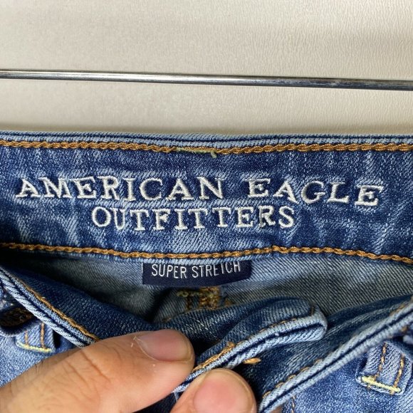 American Eagle Distressed Shortie Stretch Jean Shorts AEO Denim Cutoffs  Size 0 - Picture 4 of 8